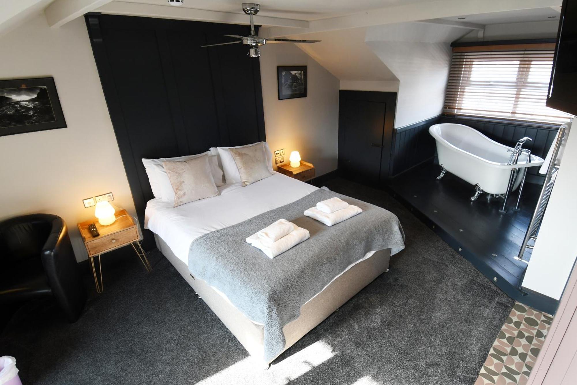 The Inn At Cheltenham Parade Harrogate Bagian luar foto