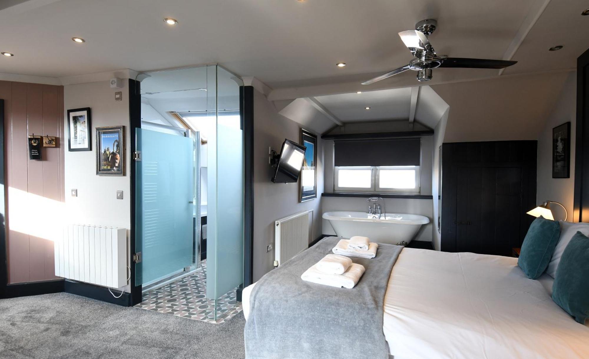 The Inn At Cheltenham Parade Harrogate Bagian luar foto